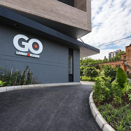 Go Living And Suites - Jalo Rent 메딜린 외부 사진