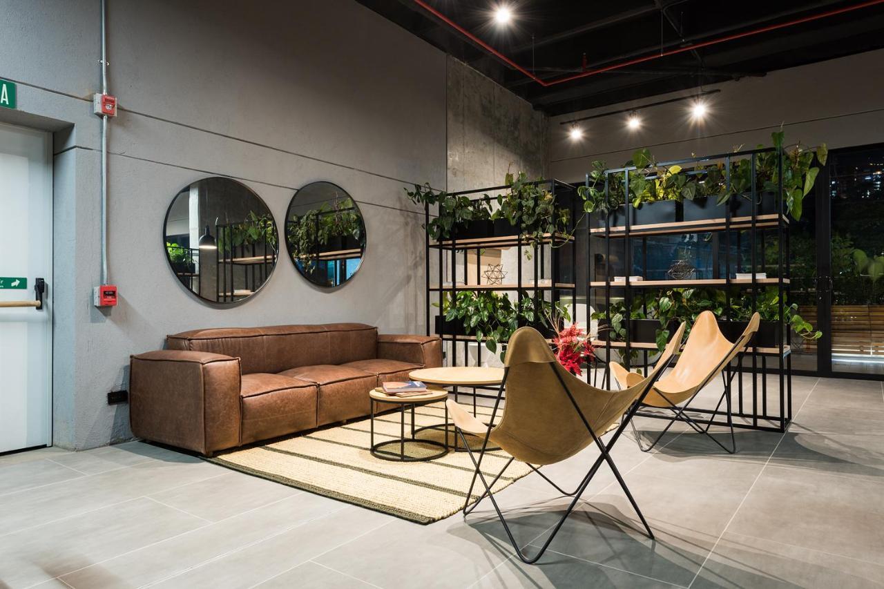Go Living And Suites - Jalo Rent 메딜린 외부 사진