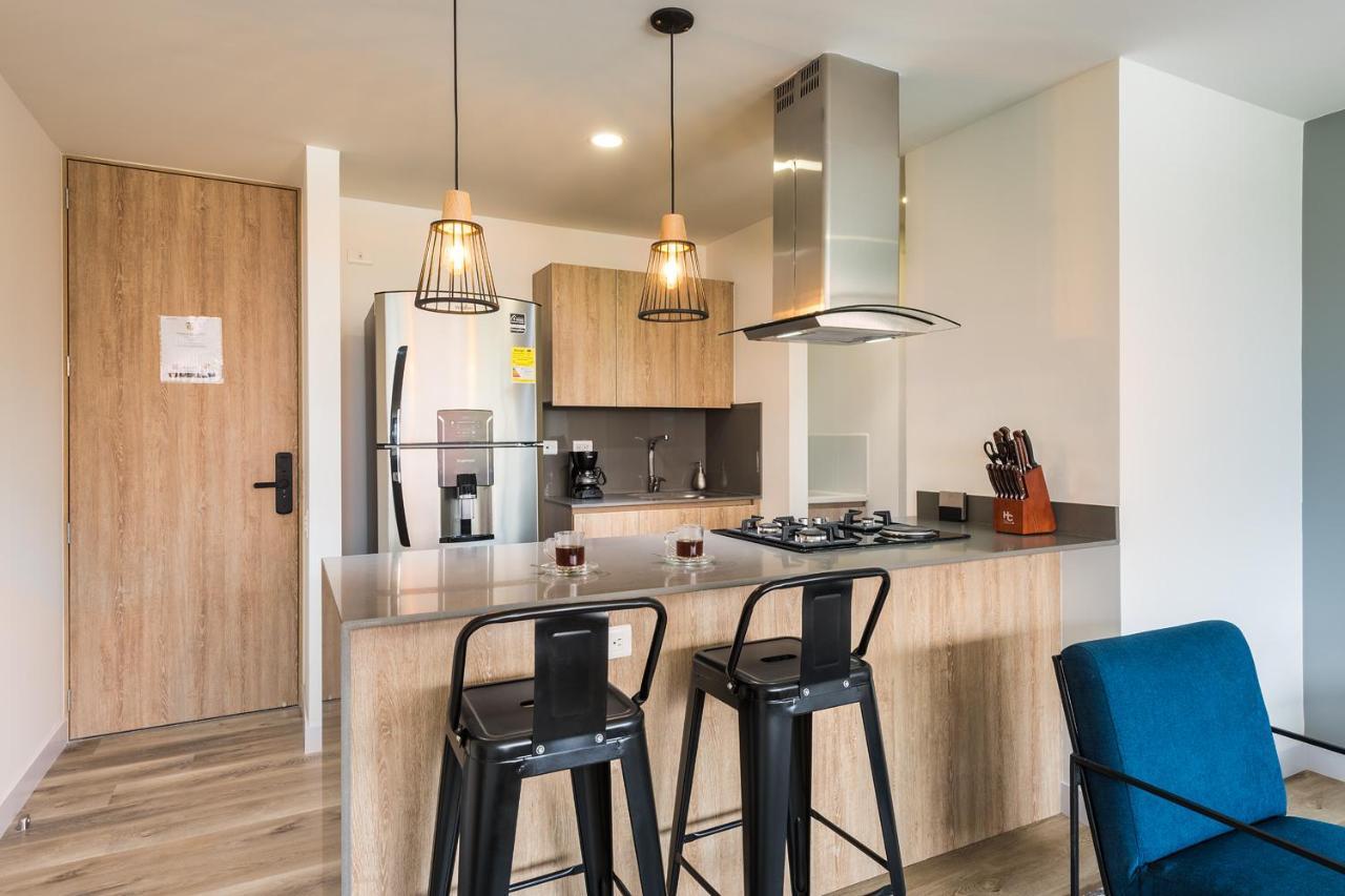 Go Living And Suites - Jalo Rent 메딜린 외부 사진