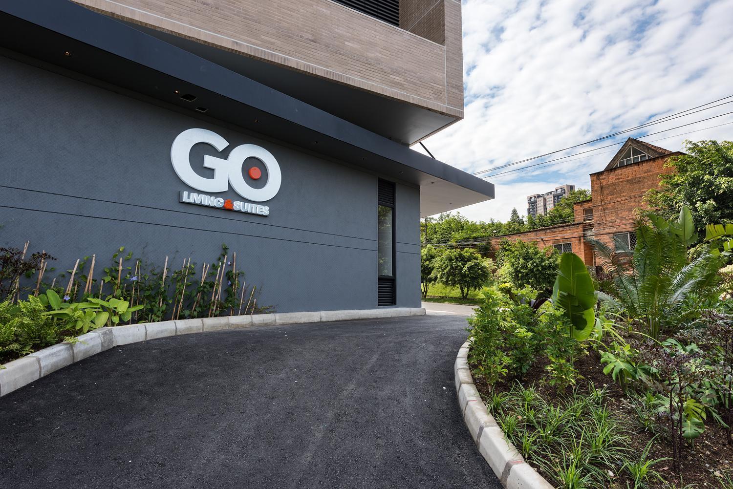 Go Living And Suites - Jalo Rent 메딜린 외부 사진